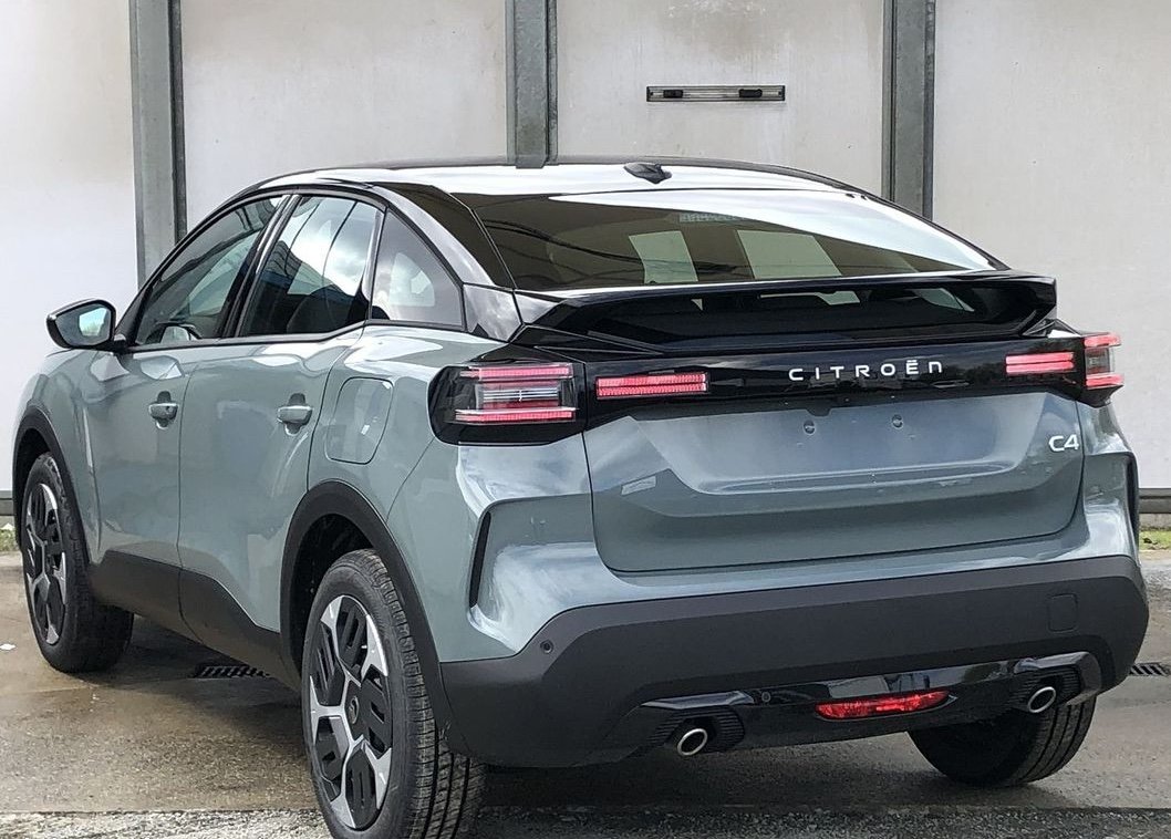 Citroen C4 1.2 HYBRIDE 136CH S&S PLUS AUTOMATIQUE