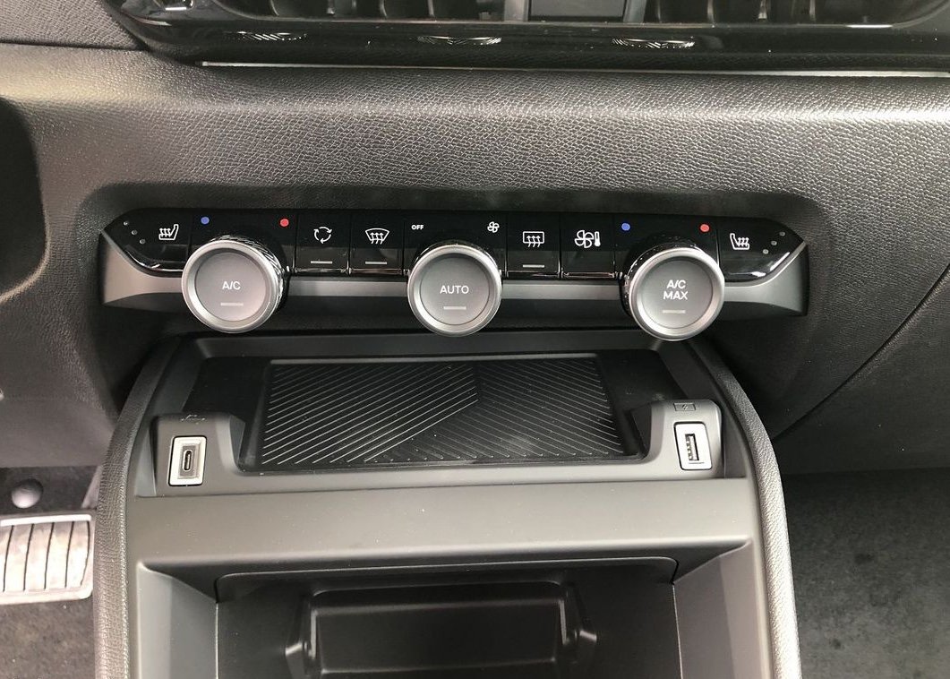 Citroen C4 1.2 HYBRIDE 136CH S&S PLUS AUTOMATIQUE